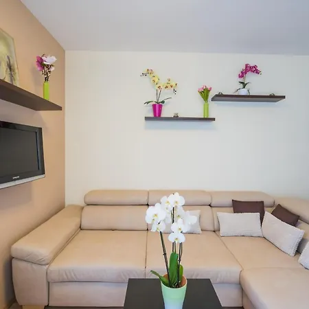 Myflat Solaris Family דירה